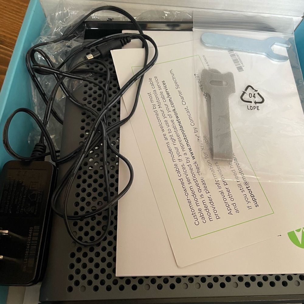 Motorola Cable Modem 24x8 MB7621 - Picture 6 of 11